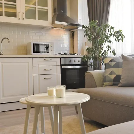 Charming Getaway In The Heart Of Beyolu דירה *
