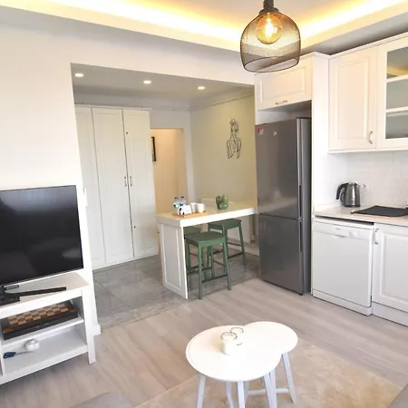 דירה Charming Getaway In The Heart Of Beyolu