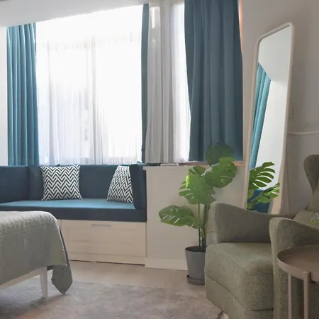 Charming Getaway In The Heart Of Beyolu דירה *